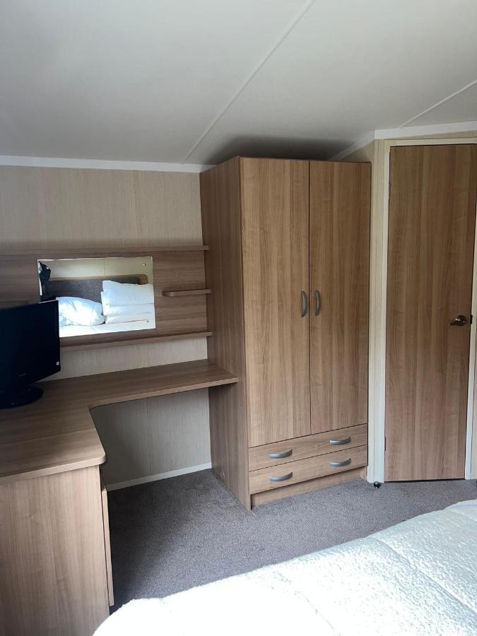 3 Bed Platinum Caravan Presthaven Sands Prestatyn Bagian luar foto