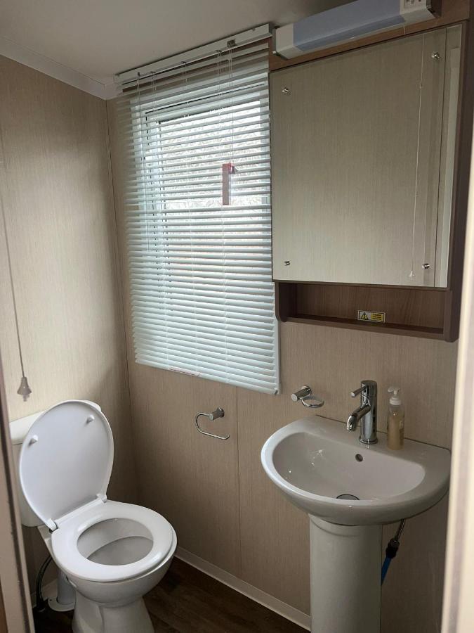 3 Bed Platinum Caravan Presthaven Sands Prestatyn Bagian luar foto